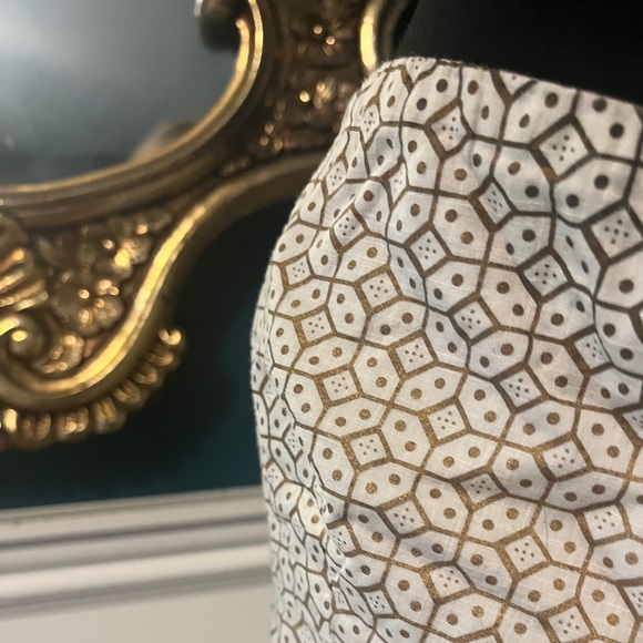 White and Golf sleeveless top - Picture 2 of 3